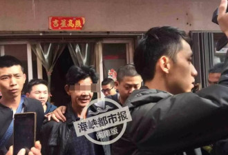 福建女子被杀遭碎尸 嫌犯父子微笑指认现场
