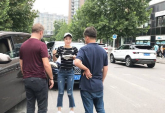 台球皇帝北京遇奇葩车祸 中国女司机求合影