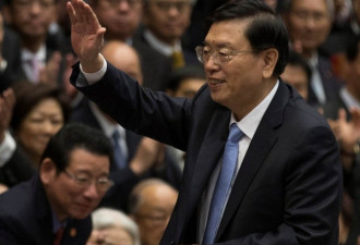 北京借回乡证破冰 有助香港政治融合