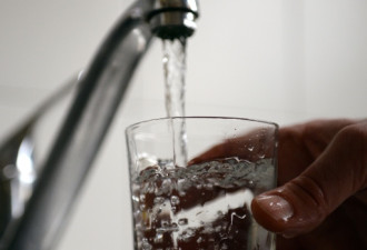 多伦多居民投诉自来水有异味 市府称放心喝