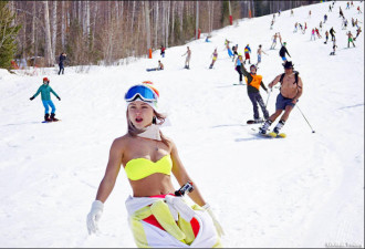 俄罗斯美女冰天雪地穿比基尼滑雪 美丽冻人