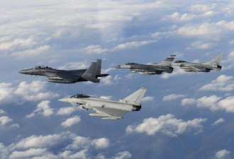英国大使:英国战机将飞越南海 维护航行自由