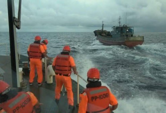 台当局以越界为由 两天内连扣2艘大陆渔船
