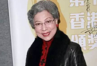 她是香港影坛第一“鬼后”，82岁无人敢娶
