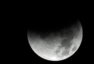月球表面发现有冰的直接证据 或暗示新生命