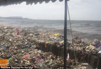 触目惊心！菲律宾马尼拉海滩现巨型“垃圾浪”