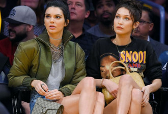 NBA场边名流:同为卡戴珊 小妹超美科勒丑哭