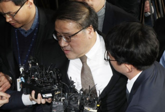 日媒：韩检方公布朴槿惠8大罪状