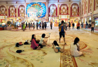 中国人在泰国的“无其不游”：主与客，谁更妖?