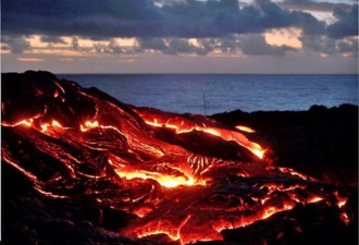 世界最奇葩火山，燃烧87年未熄灭,用它来烧烤