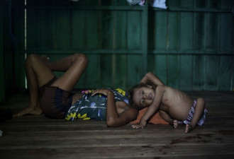 亚马逊河上的女人:用身体交换食物和必需品
