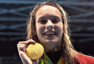 16岁奥运游泳金牌得主获全加最佳运动员奖