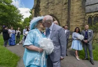 一对八十多的老情人恋爱了44年，终于结婚了