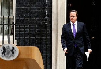 英首相陷“裤子门”：一条皮裤引发内斗