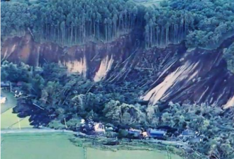 强震过后，北海道爆发大规模山崩