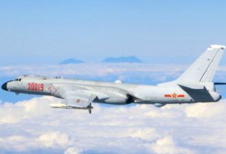 解放军空军发布疑似轰-6K与台湾玉山合影