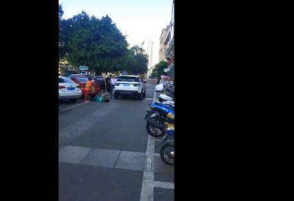路虎司机抱摔收费员致其多处受伤 警方:已刑拘