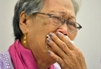 日本代表赴台脚踹慰安妇铜像 遭民众怒吼