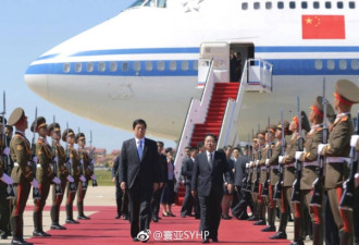 栗战书率中国党政代表团抵达朝鲜