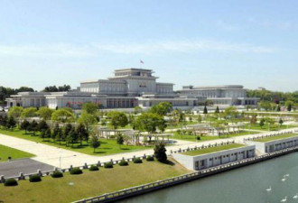 朝鲜建国70周年 金正恩赴太阳宫悼念先祖