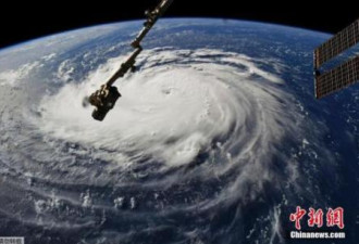 “怪兽级”飓风直扑美国：百万人撤离