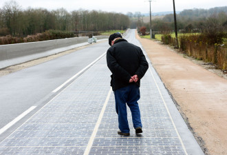 世界首条太阳能道路 1公里造价三千万