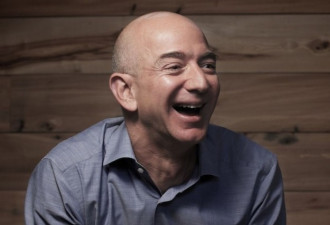 亚马逊CEO杰夫贝佐斯当选首个万亿富翁