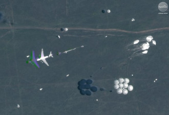 鹰的凝视：美卫星罕见拍下东方演习战车空投