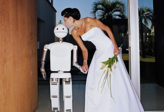 性爱机器人让你精疲力竭？人机婚姻即将出现...