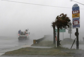 狂风、暴雨、巨浪！连飓风救援人员也不敢留下
