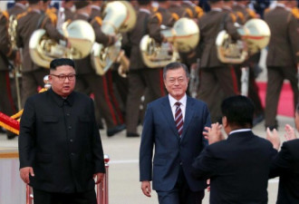 历史首次！北南领导人在朝鲜劳动党总部会谈