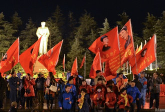数万人赴韶山纪念毛泽东诞辰123周年