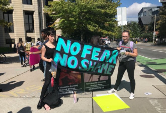 多伦多大学校园爆发示威 手持惊悚插图反对堕胎