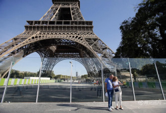 为防恐怖袭击 巴黎埃菲尔铁塔景观改成了这样