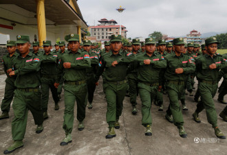 探访缅甸佤邦:孩子学中文 通用人民币 军人3万
