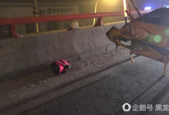 新年第一天 哈尔滨两名环卫工人工作时被撞死