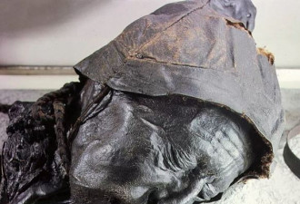 丹麦展出泥塘中保存千年的遗体 器官皮肤完好