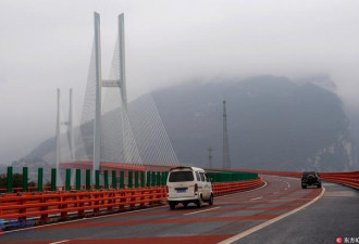 中国花10亿造的大桥，让英美网友炸开了锅！