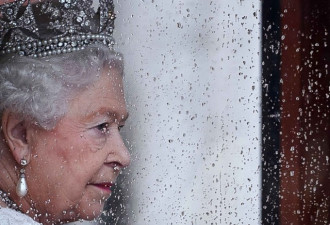 英女王缺席新年礼拜 健康堪忧不胫而走