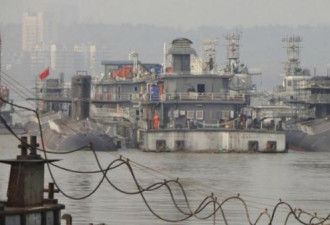 英媒:中断3年后 中国一口气下水3艘新常规潜艇