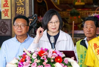 蔡英文宜兰上香问民众:有没有感觉我做了很多事