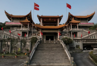 佛寺变身中共朝圣地：当台湾古庙升起五星红旗