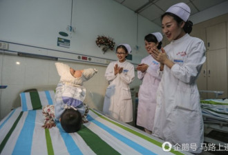 2年前病床上跳小苹果的男孩长大了 双腿截肢