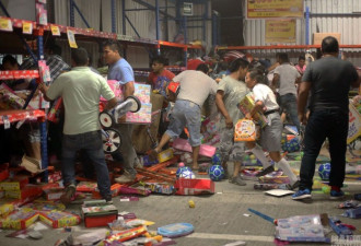 抗议油价上涨 墨西哥人造反了 砸店堵路