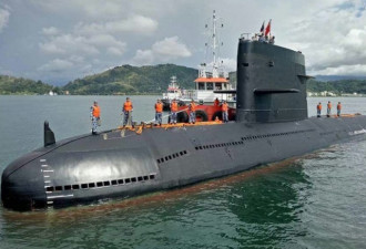 中国潜艇首次停靠马来西亚 媒体高度关注