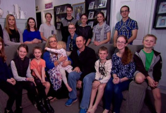 16个孩子还不够？！澳大利亚最大的家庭再添丁