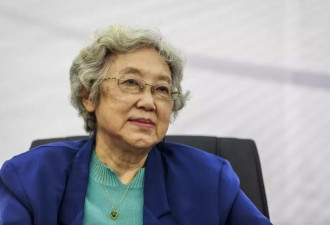 88岁愤青女神怒怼清华：聚英才而摧毁之