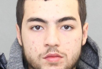 18岁男子涉嫌持枪抢劫性侵18岁女孩被捕