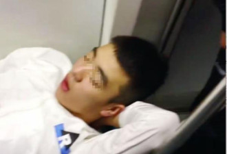 地铁也霸座?北京地铁早高峰一男子躺占4个座