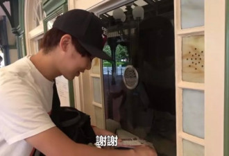 日本人扮中国游客去东京迪士尼问路买东西测...